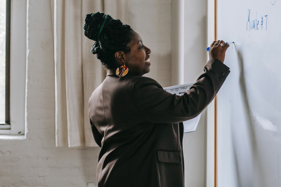 Why There Are Few Women in Leadership Roles (And How to Change It)