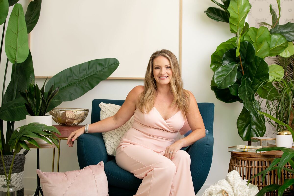 The Therapist Turned Coach Who's Projecting $300k This Year