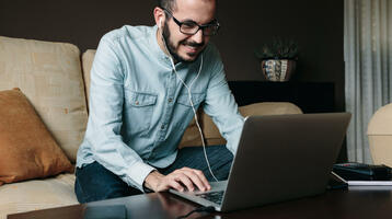 How to invite a candidate to an interview