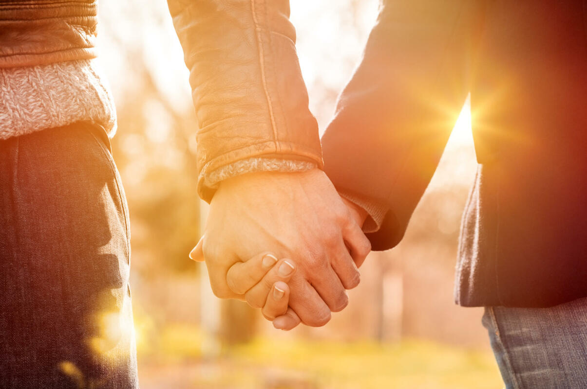 How Your Online and Offline Marketing Work Hand in Hand