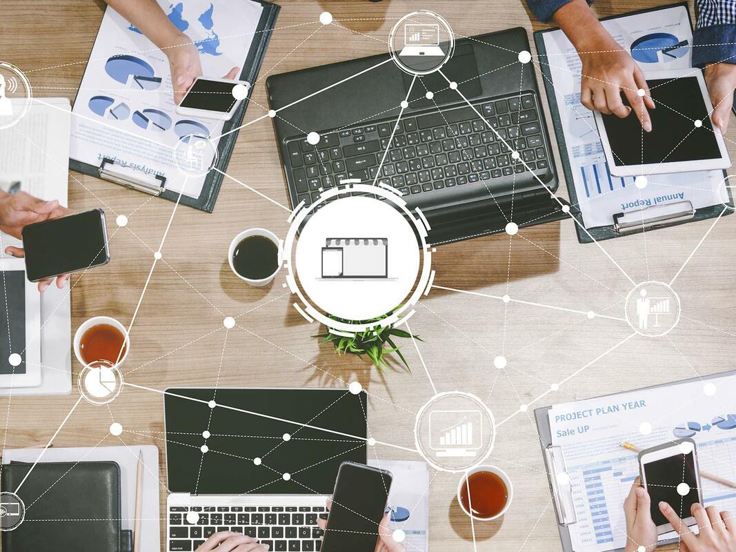 What is the difference between omnichannel and multichannel marketing online?