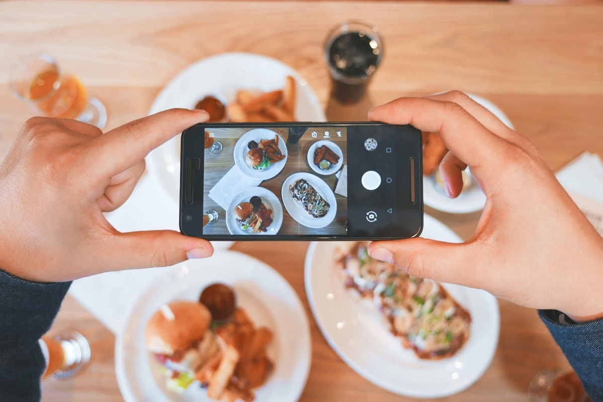 YouTube or Instagram: Which is Best for Your Social Media Strategy?