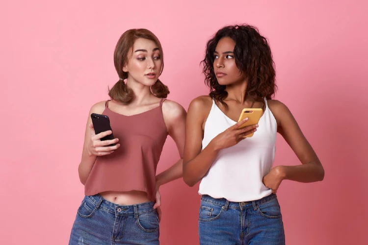 Influencers vs Bloggers: What's the Difference?