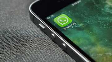 7 surprising WhatsApp stats (that will change how you do business forever)