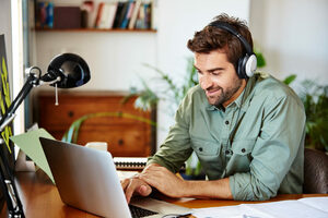 Scaling Your Call Center with Confidence: 3 Best Practices for Managing Remote Agents