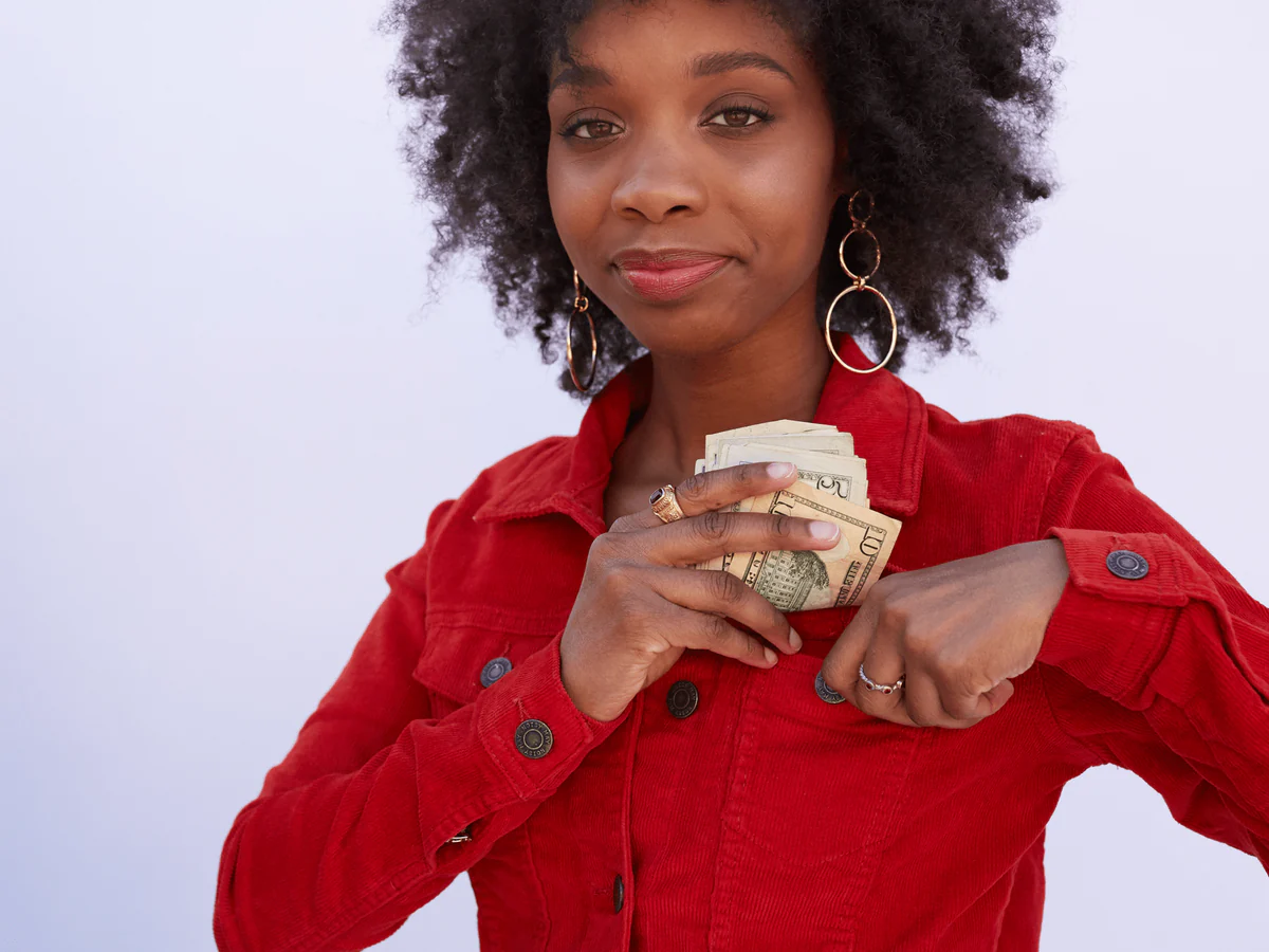 How I Overcame My Fear and Negotiated A Higher Salary For My First Job