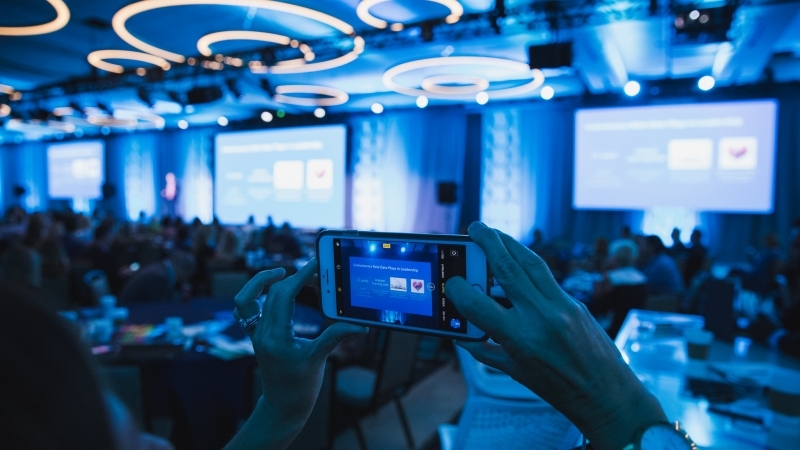 Hybrid Event Content: Engage In-Person and Virtual Audiences