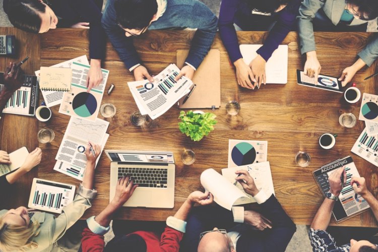 Get Ahead of the Competition with The New Rules of Marketing and PR (Book Review)