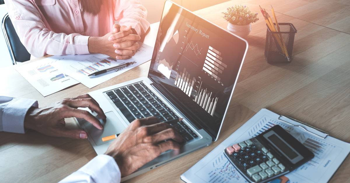 Sales Scorecard vs. Sales Dashboard: What's the Difference?