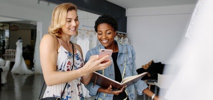 How to use text messaging for your wedding planning business