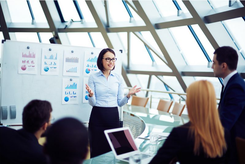 Tips on How to Present a Business Proposal to Close the Deal