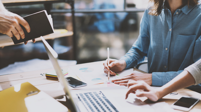 6 Signs It's Time to Invest in a Sales Enablement Solution