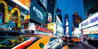 The Anatomy of Successful Brands: Integrating Product, Marketing, and Experience [+3 Examples]