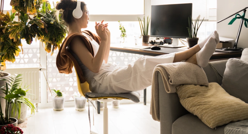 What Does Customer Service Mean? 6 Things to Consider