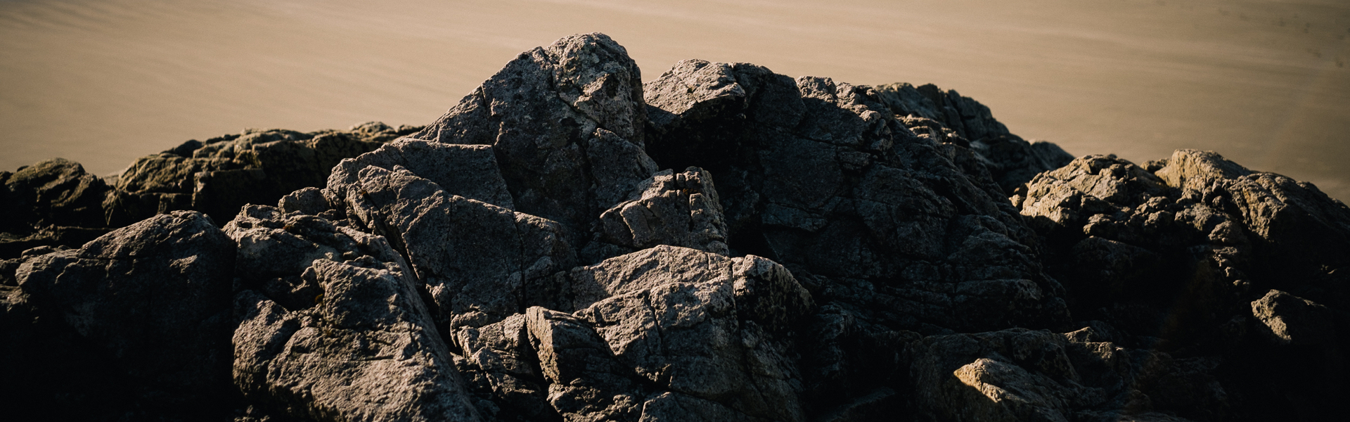 3 product announcement emails critiqued by Neil Patel