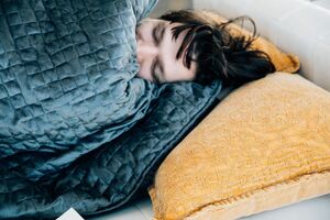 How My Calm Blanket Reduced Cart Abandonment By 18% With ShipBob's 2-Day Express Shipping [Case Study]